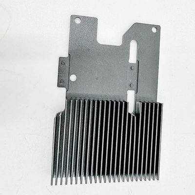 Dissipatore di calore di alluminio su ordinazione del radiatore dei pezzi meccanici di CNC ISO9001