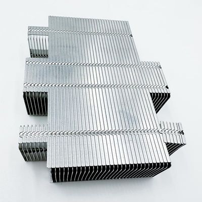 I pezzi meccanici su misura di CNC ramano le alette di alluminio del radiatore per il CPU
