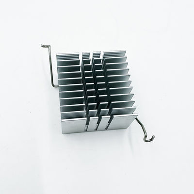 Radiatore scanalato metallo di alluminio del dissipatore di calore dello strato dei pezzi meccanici di CNC del CPU del computer