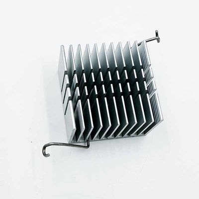 Radiatore scanalato metallo di alluminio del dissipatore di calore dello strato dei pezzi meccanici di CNC del CPU del computer