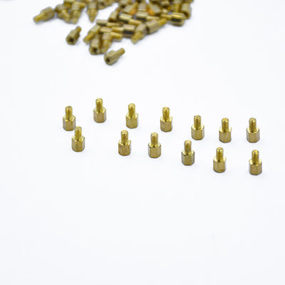 Grossista di ottone Fastenter bullone Rivets a vite Noccioline per il pianeta Disponibile su misura